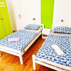  Hostel Croparadise